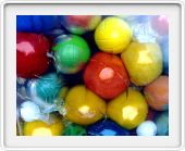 Boules et balles.